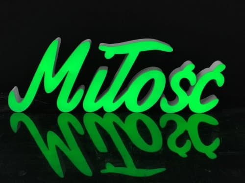 Pisana Miłość napis z kolorowym podświetleniem (LED RGB) - wynajem napis Miłość